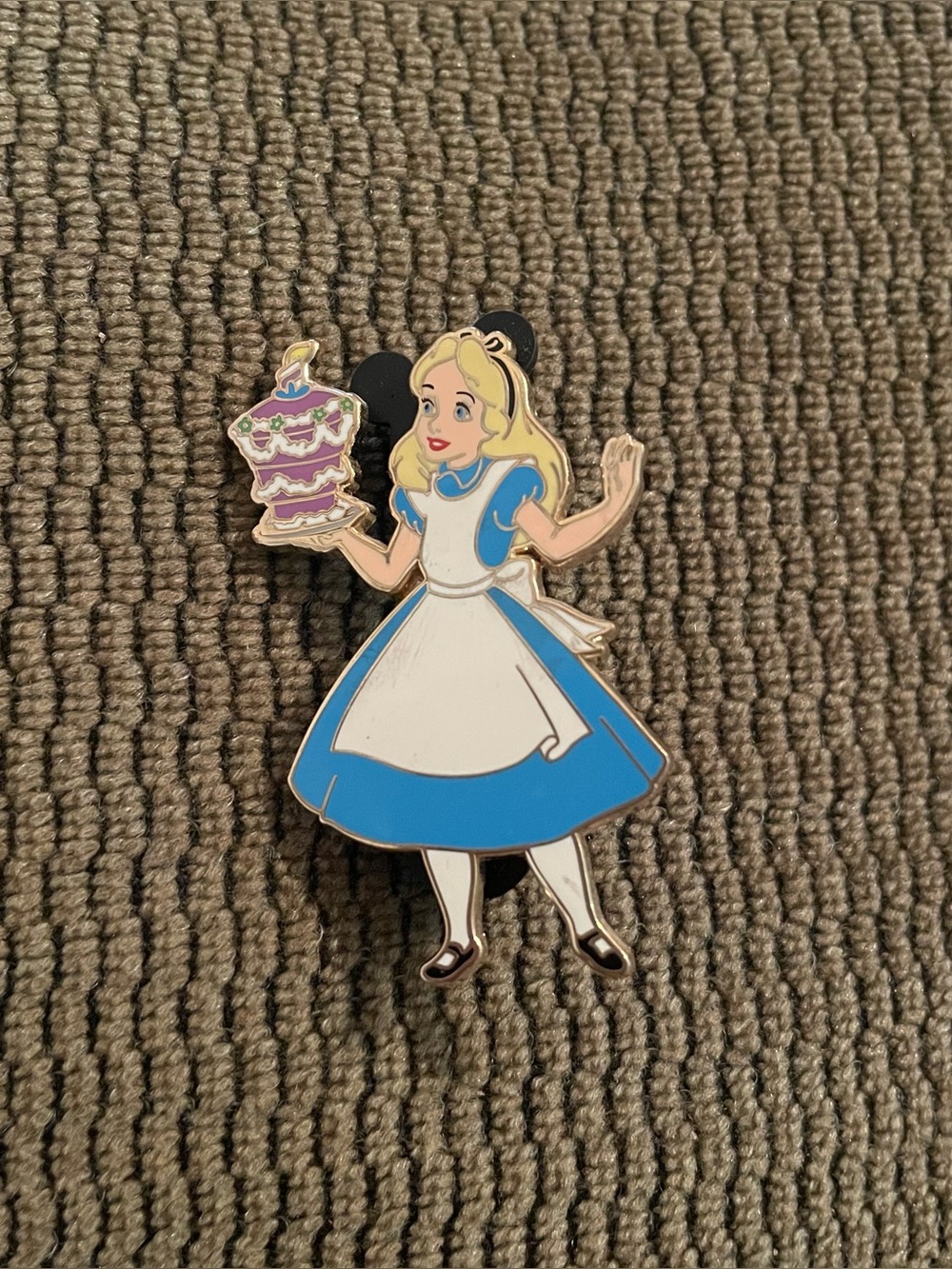 Disney Studio Store Alice Unbirthday Cake Pin